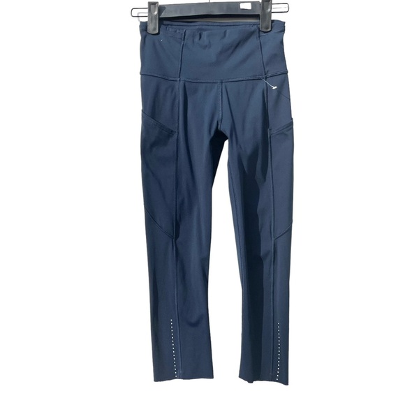 Lululemon Fast & Free Crop II *Nulux 19"
True Navy size 2 euc blue - Picture 1 of 7
